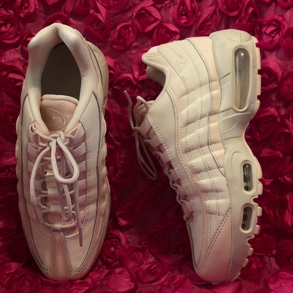 Nike Air Max 95 LX Womens - Picture 2 of 8